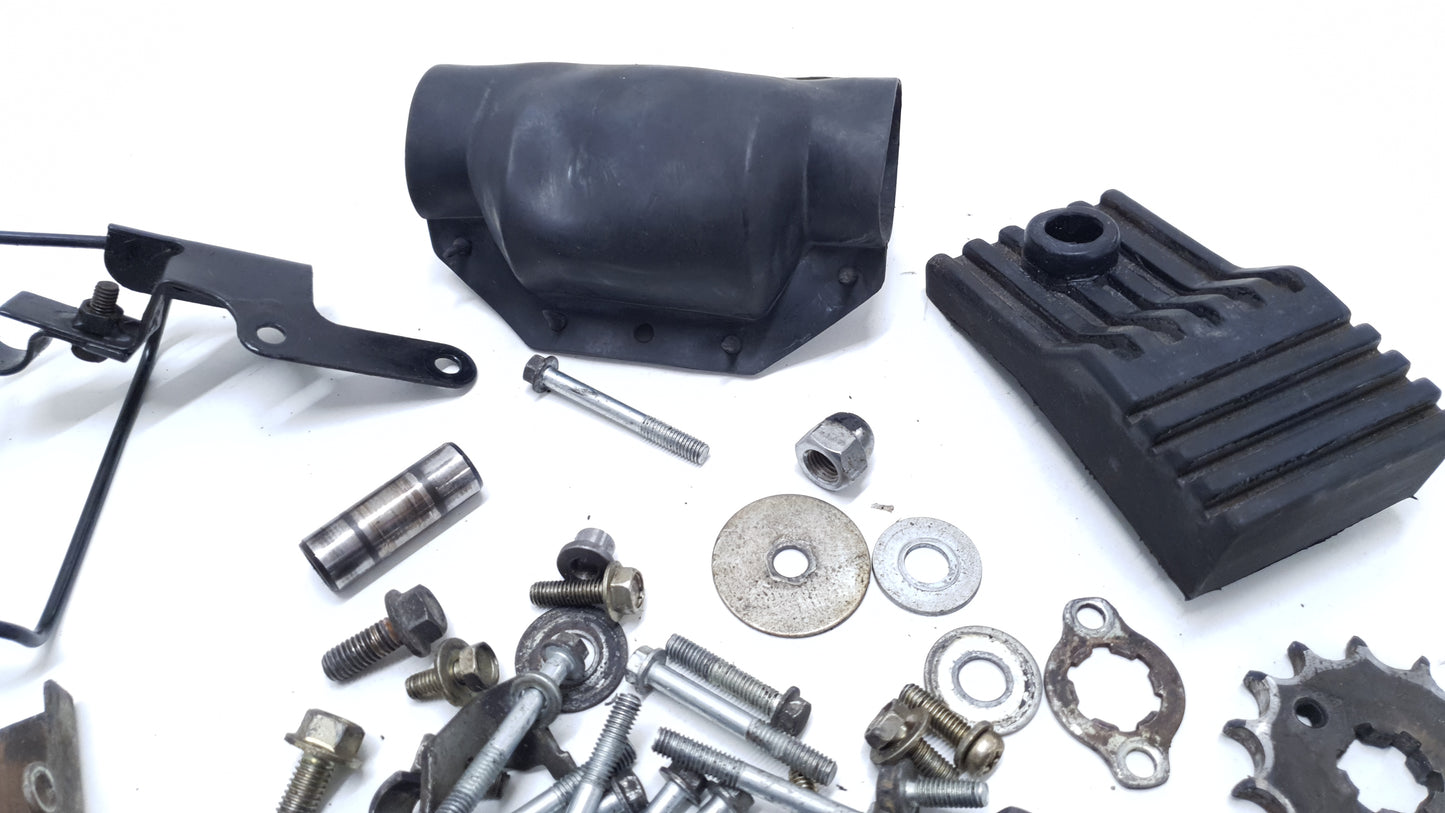 Kit visserie & diverses pièces Yamaha YBR 125 2006 n°2