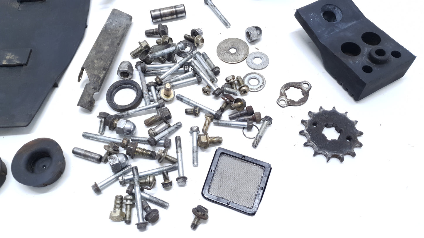 Kit visserie & diverses pièces Yamaha YBR 125 2006 n°2