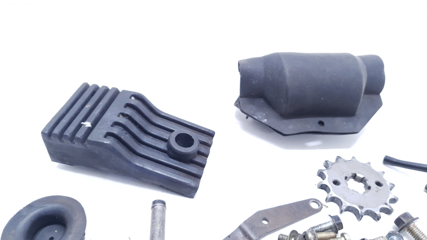 Kit visserie & pièces diverses Yamaha YBR 125 2005 n°2