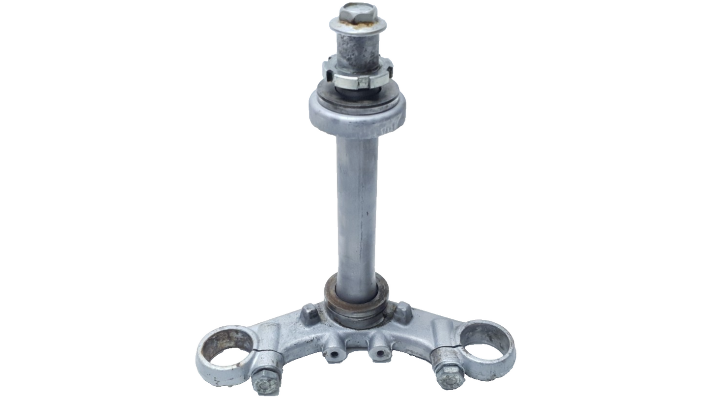 Té de fourche inférieur Yamaha TZR 50 2008 n°4 Réf : 5WXF33400000