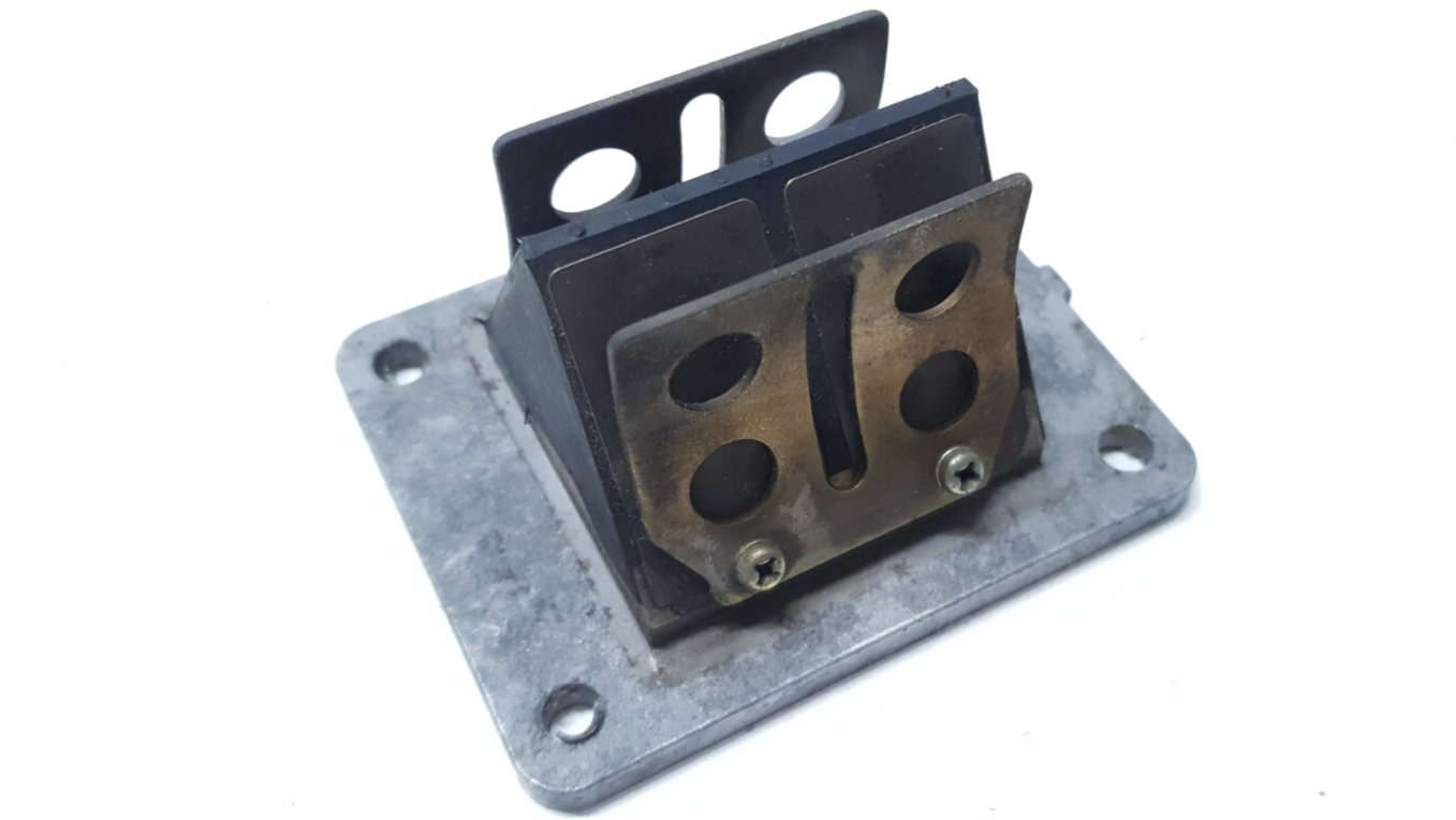 Boite à clapets Yamaha DT125LC 1987 n°21 Réf : 10V-13610-01-00
