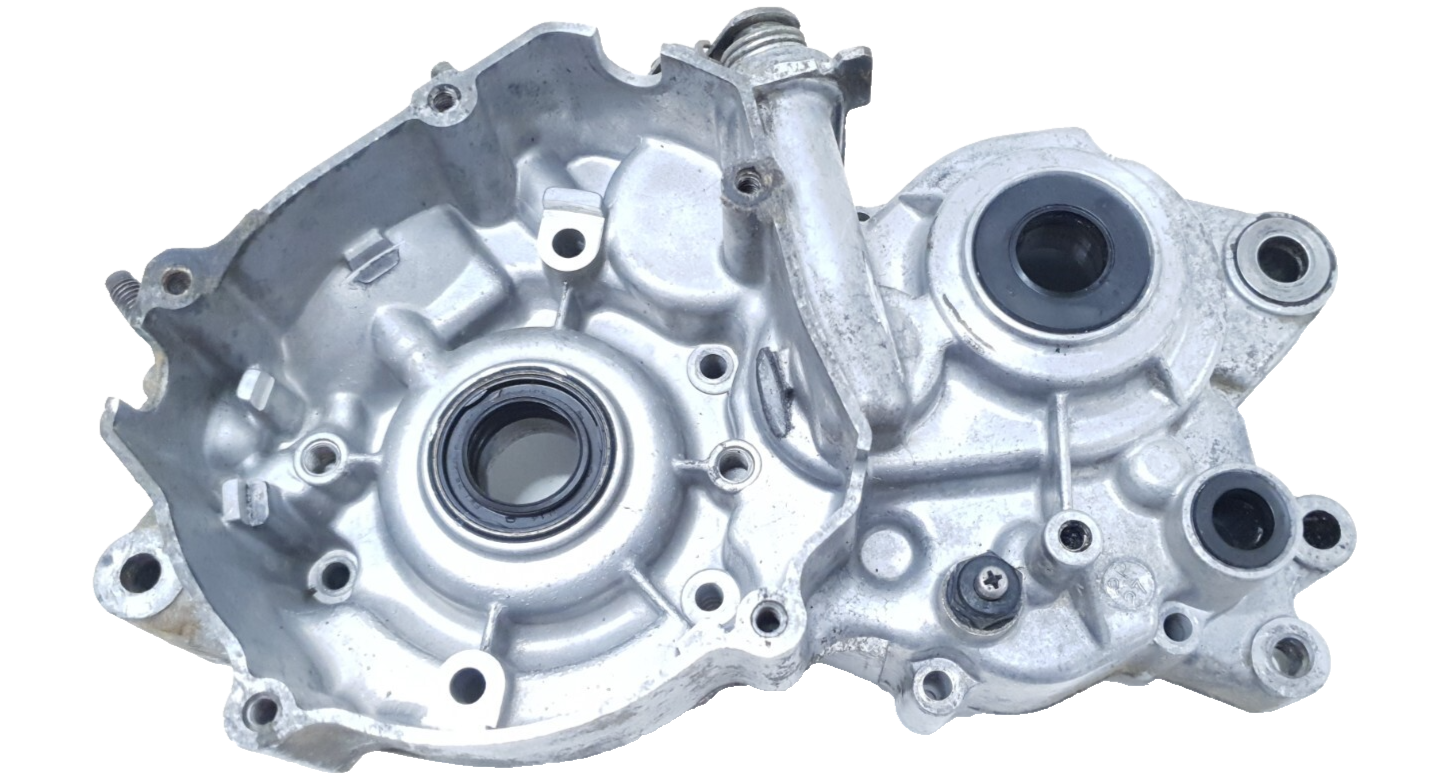 Carter moteur central gauche Yamaha DT125LC 1987 n°21 Réf : 10V-15111-01-00