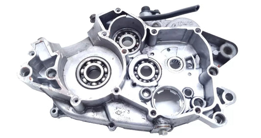 Carter moteur central droit Yamaha RDLC 125 1986 Réf : 10V-15121-02