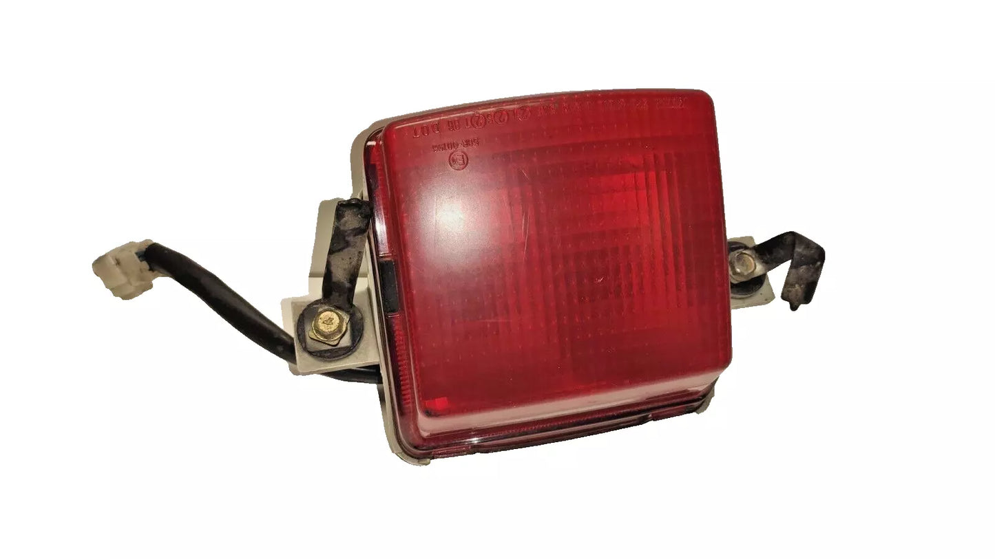 Feu arrière Kawasaki ZX 10 Tomcat 1988 à 1990 Réf 23025-1176