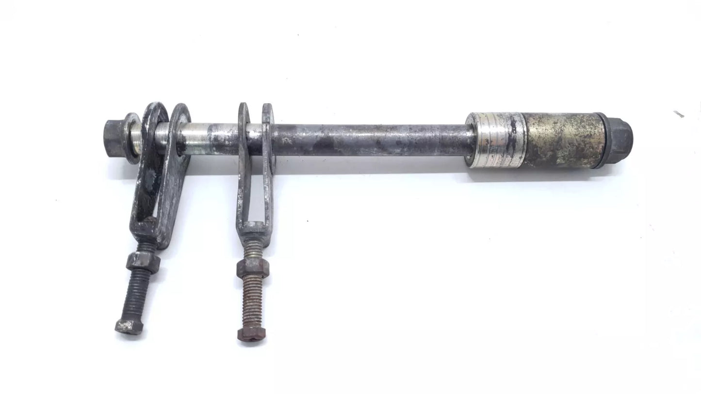 Axe de roue arrière Yamaha YBR 125 2006 n°2 Réf : 5VLF53810100