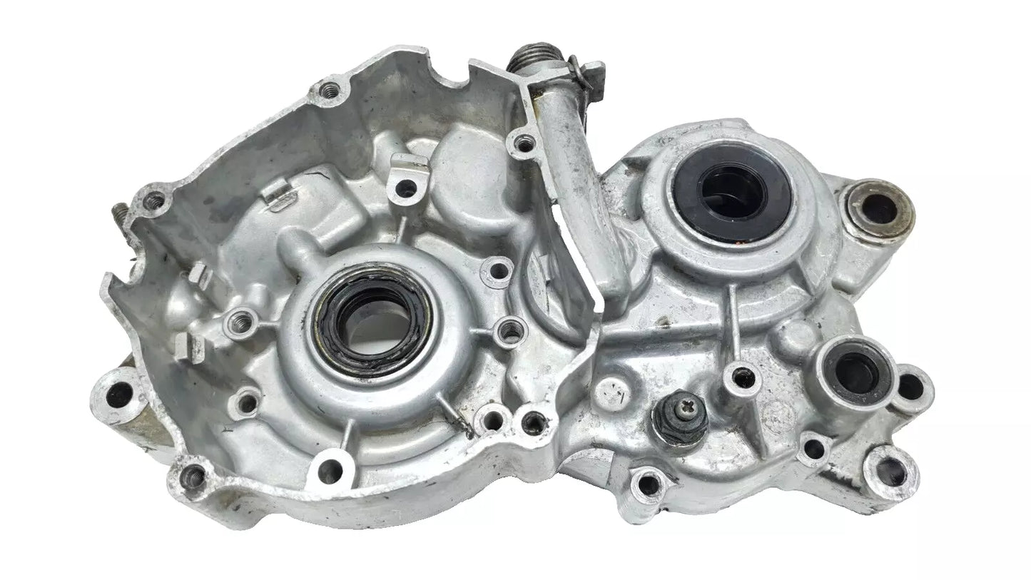 Carter moteur central gauche Yamaha DT125LC 1987 n°10 Réf : 10V-15111-01-00