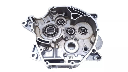 Carter moteur central droit Yamaha YBR 125 2005 n°2 Réf : 5VL-E5121-01-00