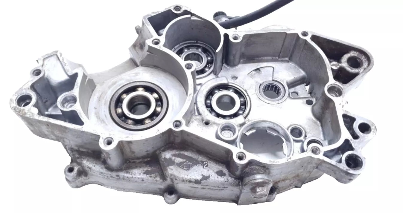 Carter moteur central droit Yamaha DT125LC 1987 n°17 Réf : 10V-15121-02-00