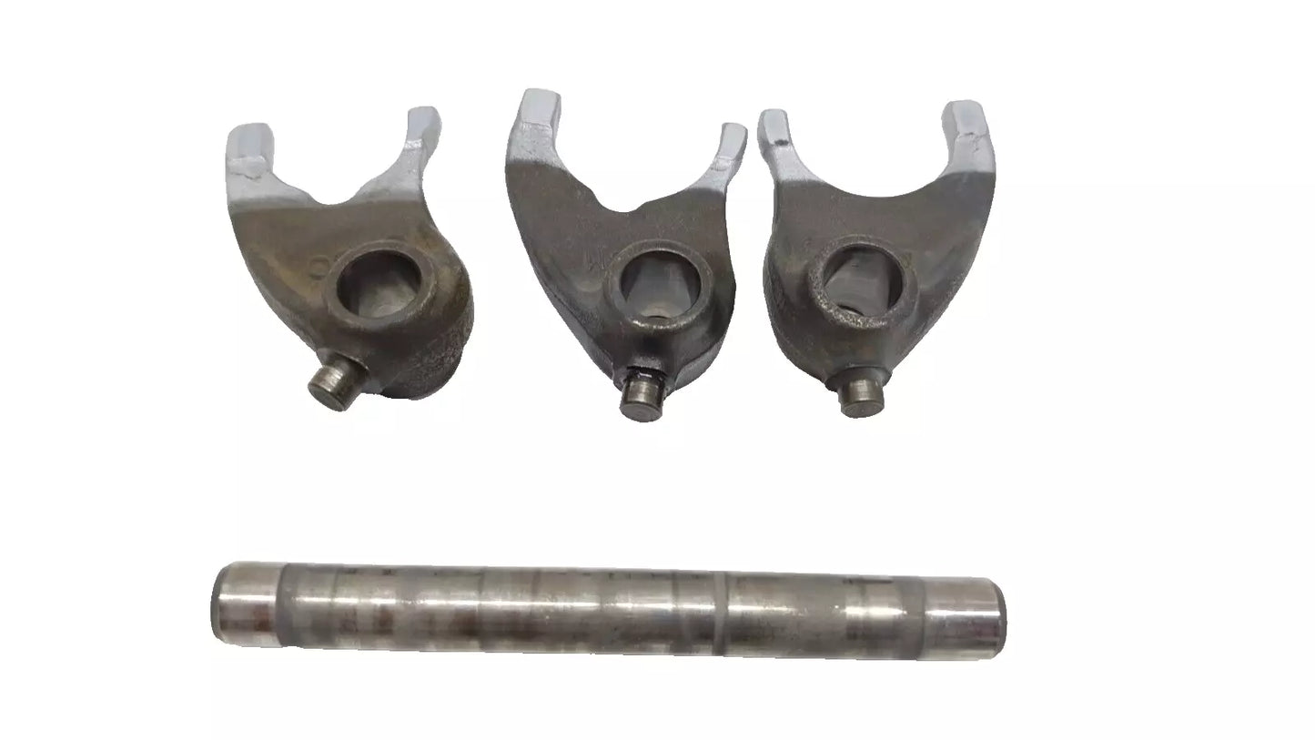 Fourchettes de boite de vitesse Honda CB125T 1978 n°2 Réf: 24211-399-000