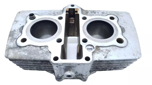 Cylindre Honda CM 125 Custom 1986 n°2 Réf : 12100-399-010