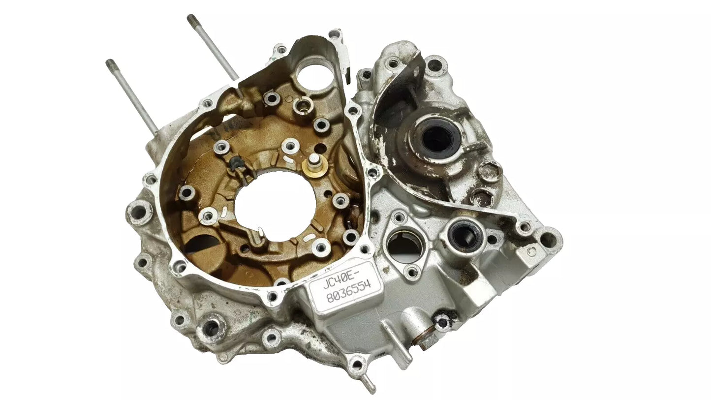 Carter moteur central gauche Honda CBF 125 2012 Réf : 11200-KWF-920