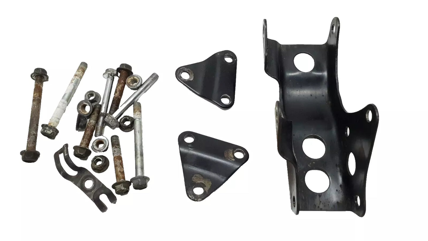 Supports moteur Suzuki GN 125 2001 Réf : 41992-05300-000