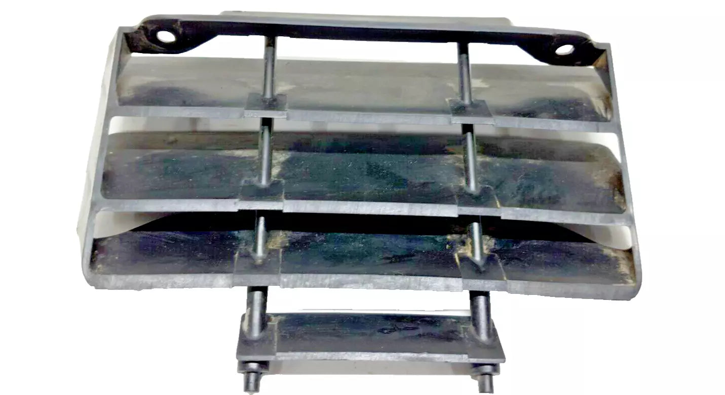 Grille de radiateur droit Yamaha DT125R 1990 Réf : 3NC-F172F-00-00