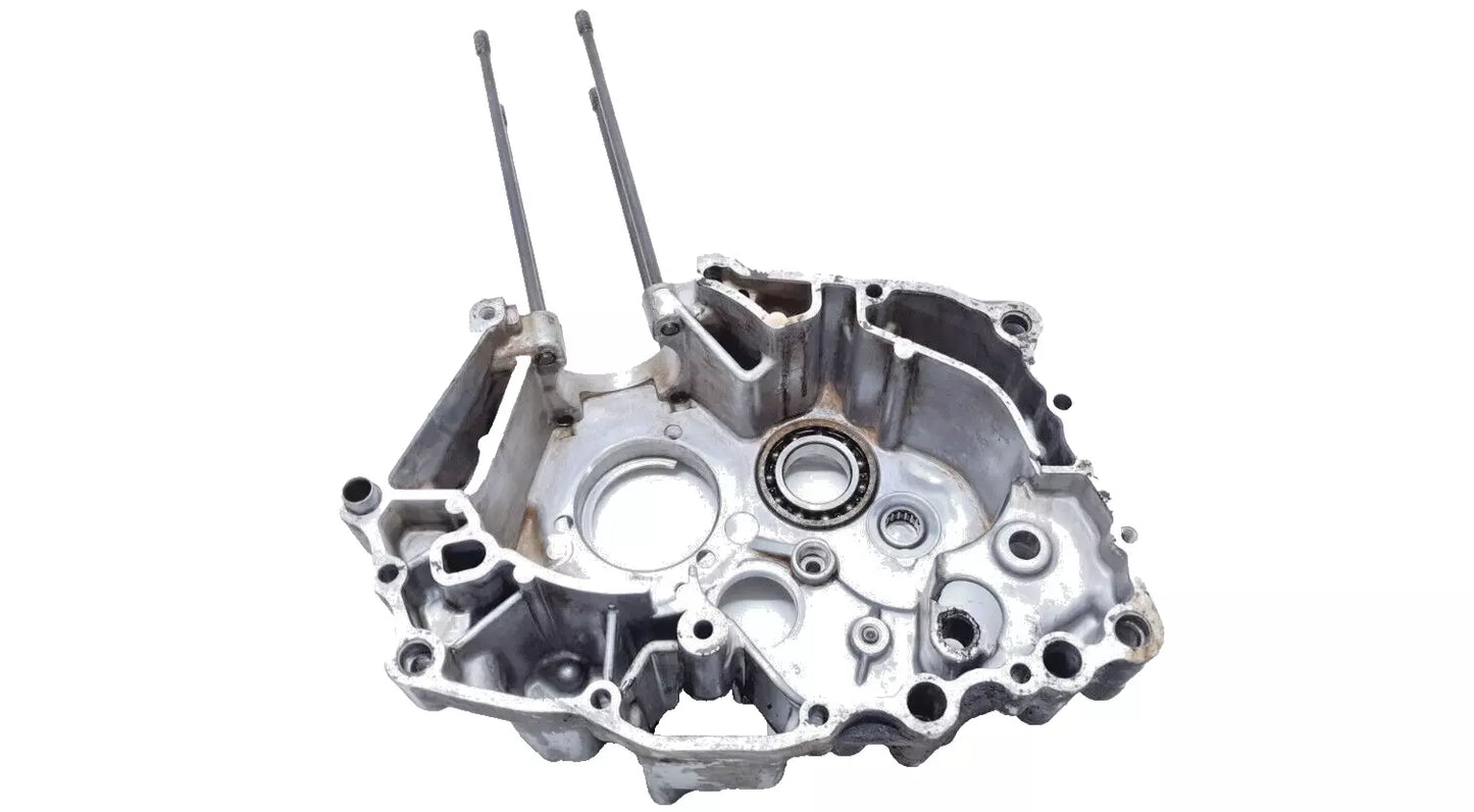 Carter moteur central droit Honda CM 125 T 1978 n°4 Réf : 11100-399-000