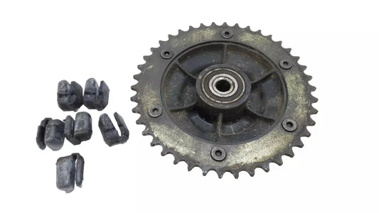 Couronne de roue arrière Suzuki 600 DR 1989 Réf: 64611-44B10-000