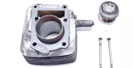 Cylindre & piston Yamaha YBR 125 2010 n°2 Réf : 5VL-E1310-00