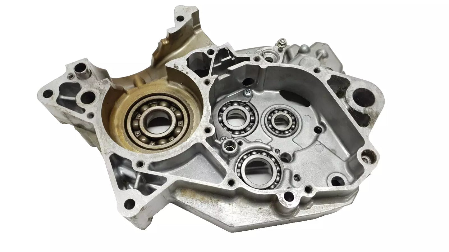 Carter moteur central droit Suzuki TSR 125 1990 Réf : 11300-03D00-000