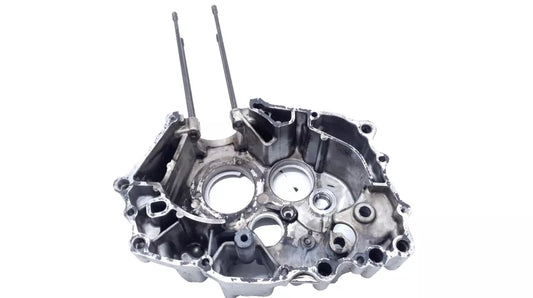 Carter moteur central droit Honda CB 125 T 1981 Réf : 11100-399-000