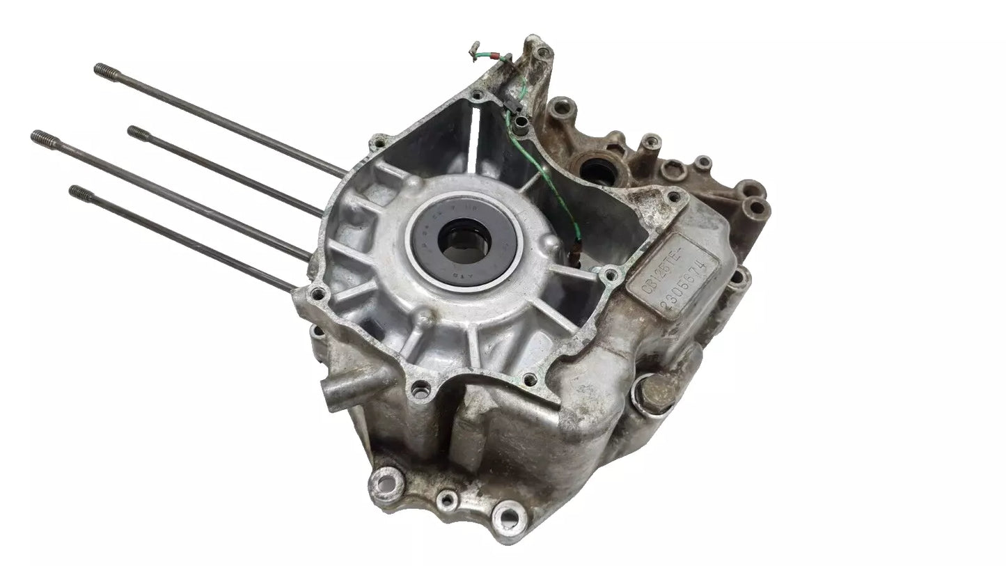 Carter moteur central gauche Honda CB125T 1978 n°2 Réf: 11200-399-000