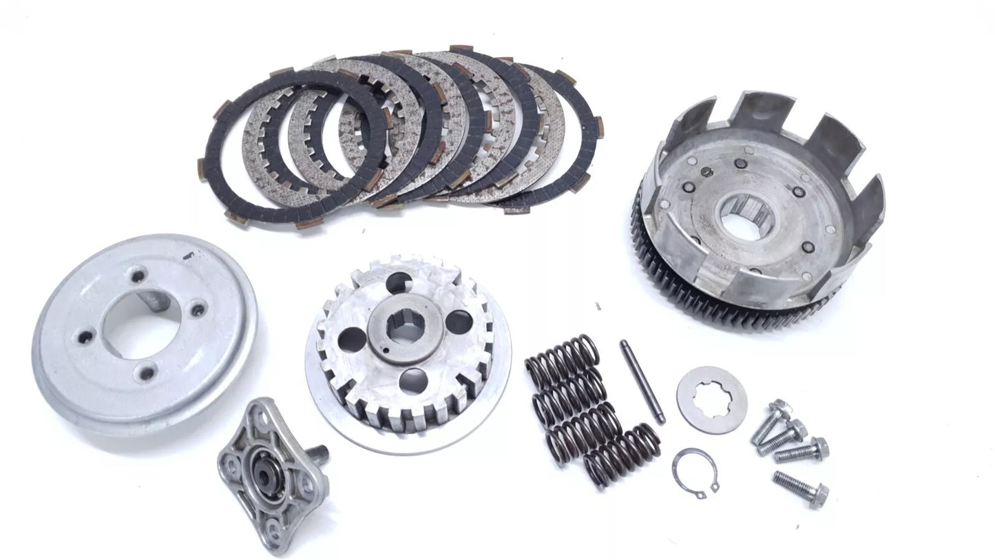 Embrayage Honda CB 125 T 1980 n°3 Réf : 22100-399-000