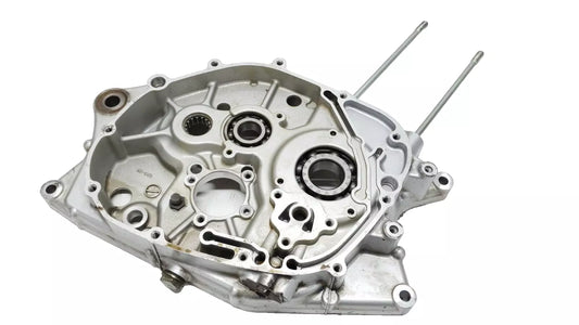 Carter moteur central droit Suzuki TU-X 125 1999-2001 Réf : 11300-05305-000