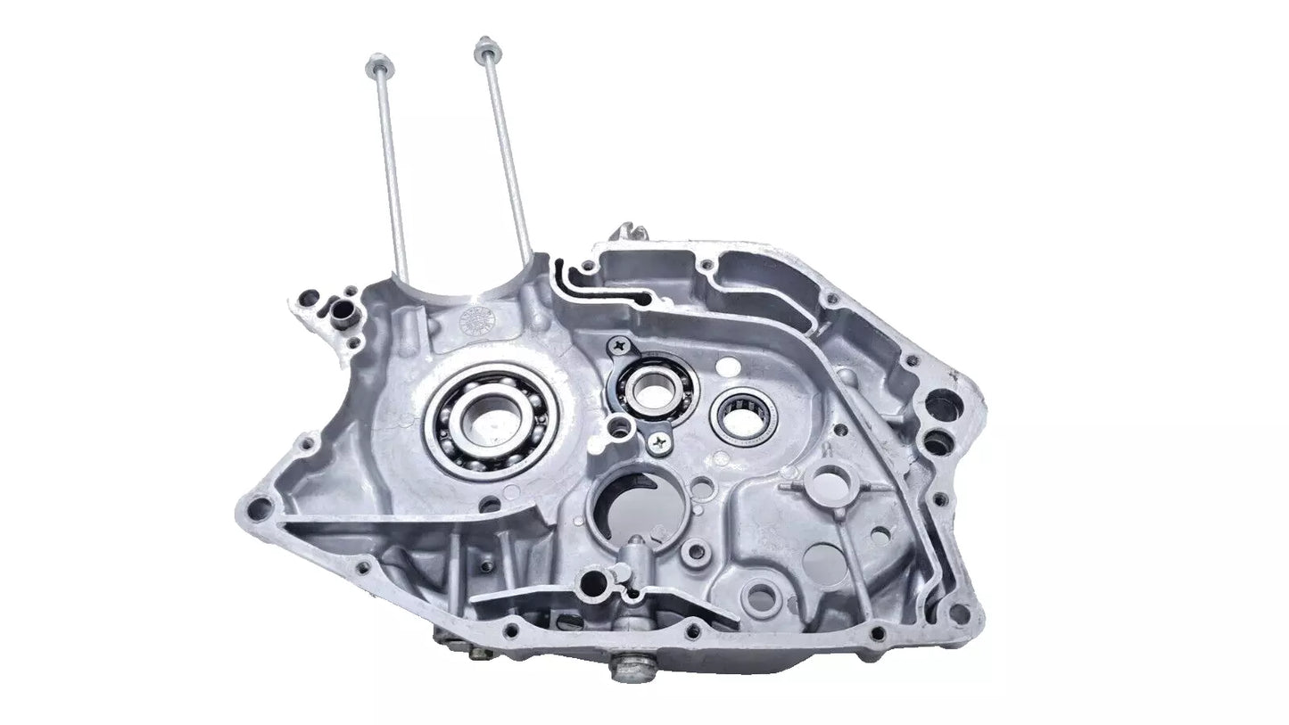 Carter moteur central droit Hyosung XRX 125 2006