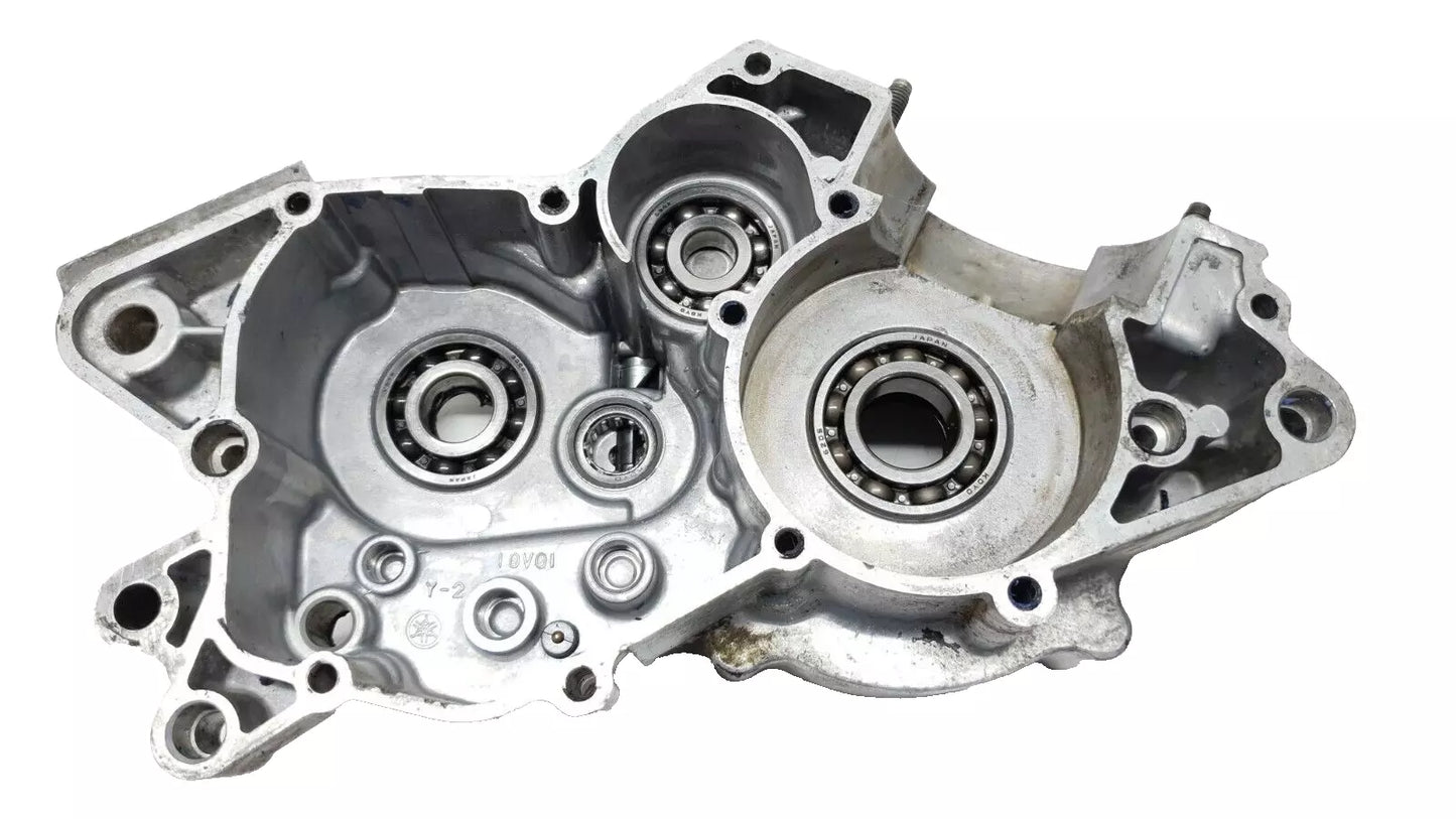 Carter moteur central gauche Yamaha DT125LC 1987 n°3 Réf : 10V-15111-01-00