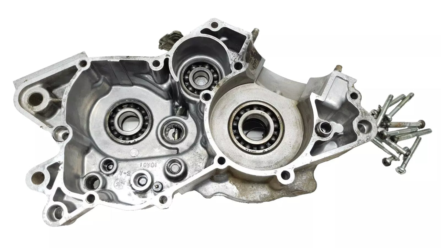 Carter moteur central gauche Yamaha DT125LC 1987 n°5 Réf : 10V-15111-01-00