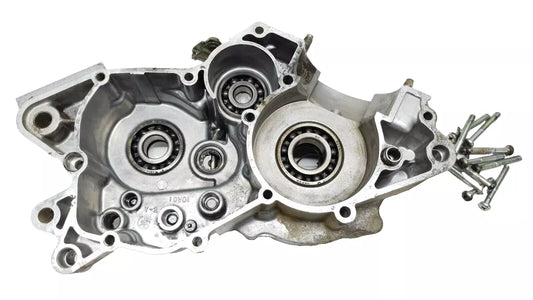 Carter moteur central gauche Yamaha DT125LC 1987 n°5 Réf : 10V-15111-01-00