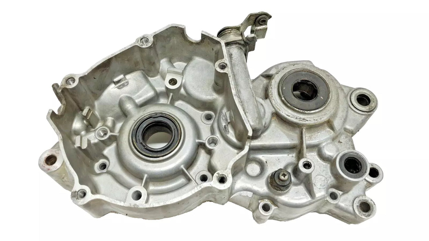 Carter moteur central gauche Yamaha DT125LC 1986 n°2 Réf : 10V-15111-01-00