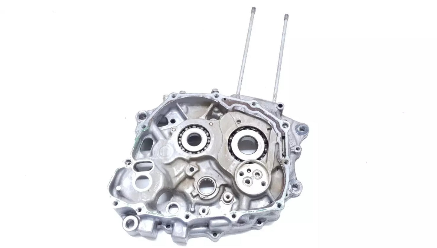 Carter moteur central droit Honda CLR 125 CityFly 2000 Réf : 11100-KFB-000
