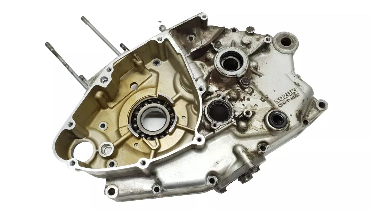 Carter moteur central gauche Suzuki GN 125 2001 Réf: 11300-05303-000