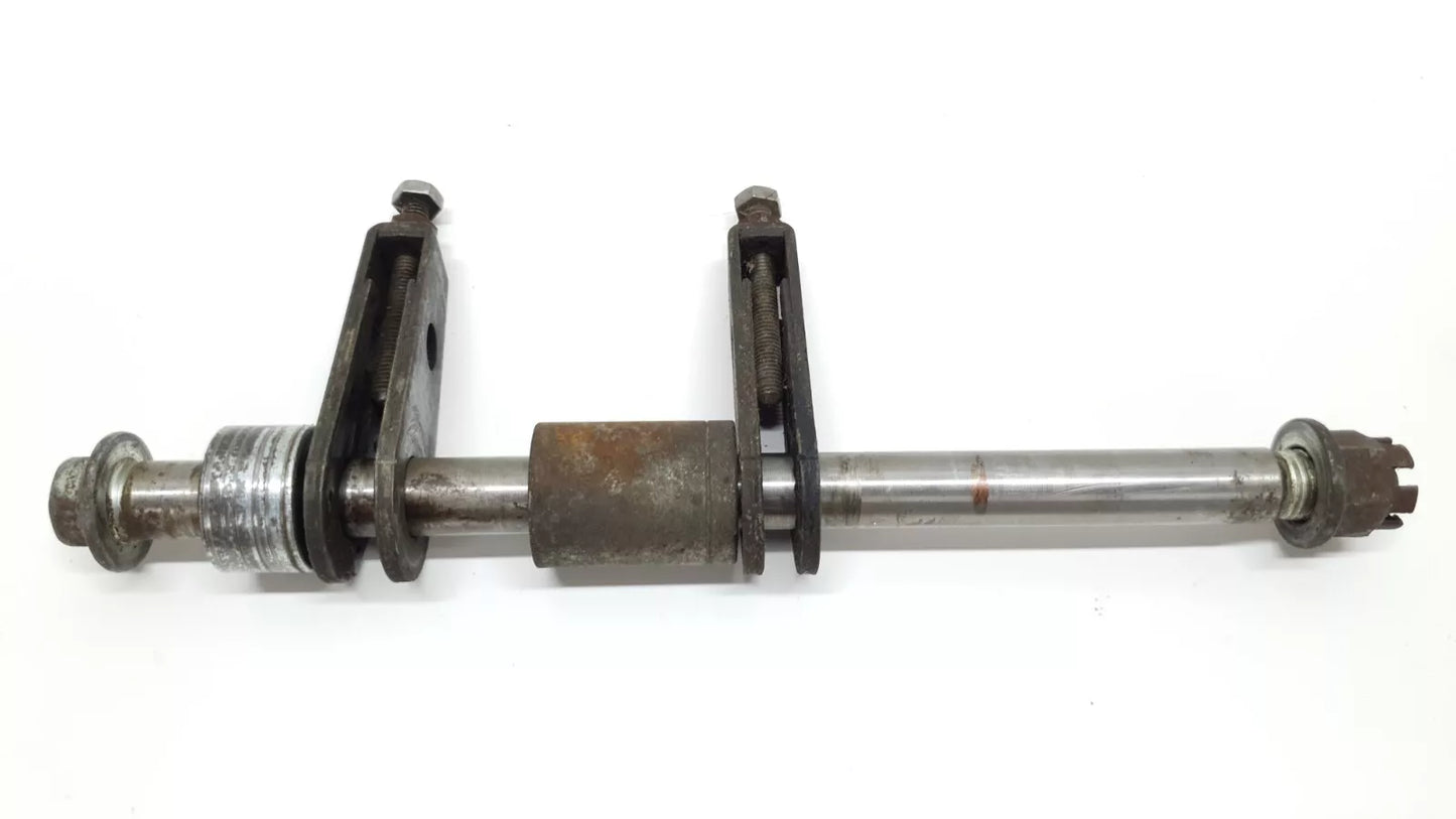 Axe de roue arrière Honda CB125T 1978 n°2 Réf : 42301-304-972
