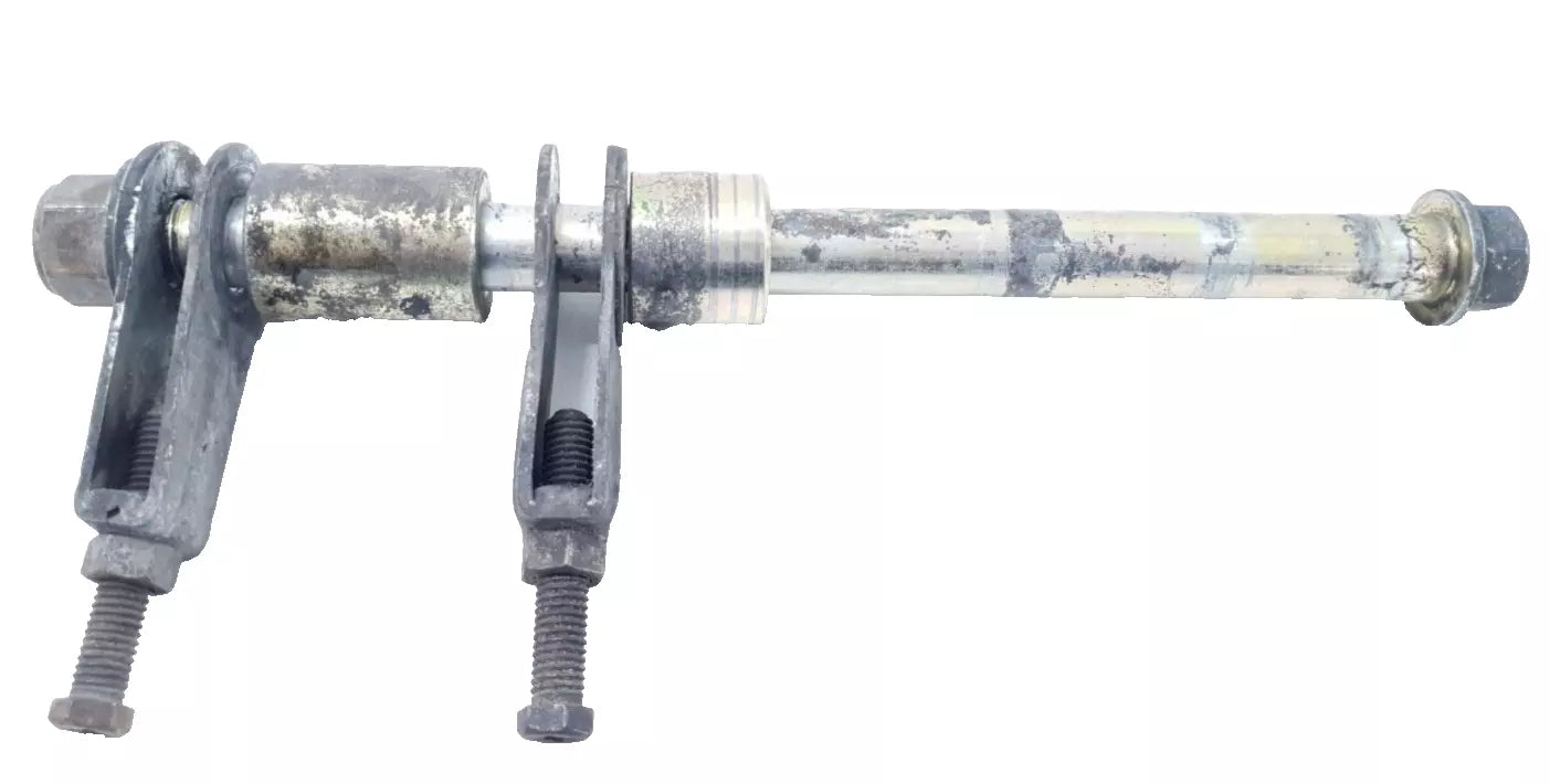 Axe de roue arrière Yamaha YBR 125 2006 n°3 Réf : 5VL-F5381-00-00