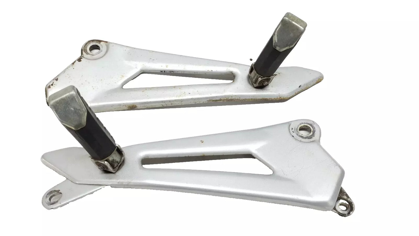 Reposes pieds arrière Yamaha YBR 125 2006 Réf : 5VL-F7452-00
