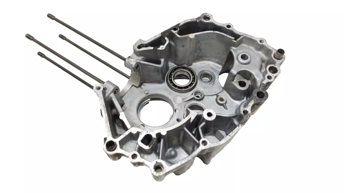 Carter moteur central droit Honda CB125T 1978 n°2 Réf: 11100-399-000