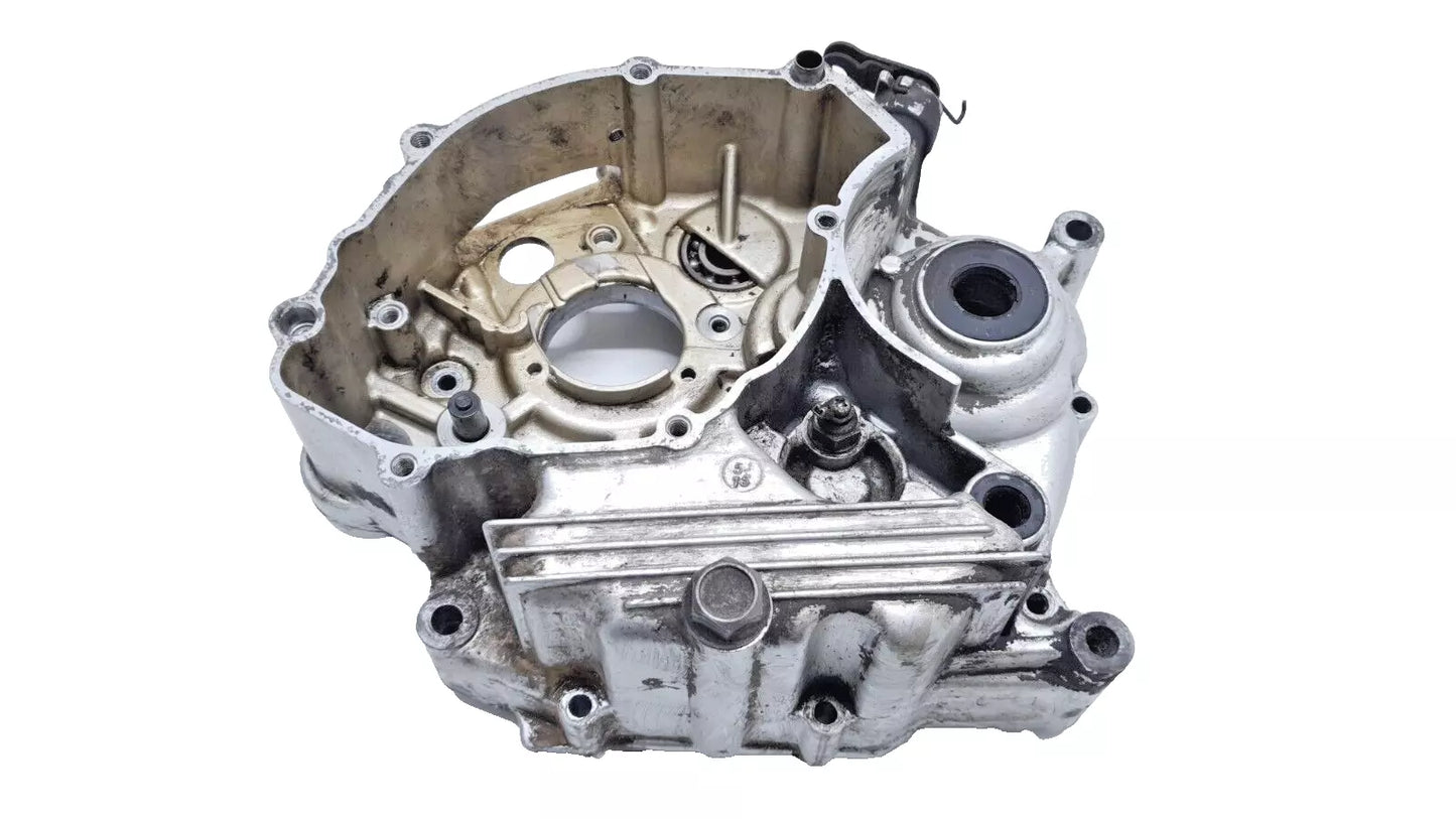Carter moteur central gauche Yamaha YBR 125 2006 n°2 Réf 5VL-W1510-11