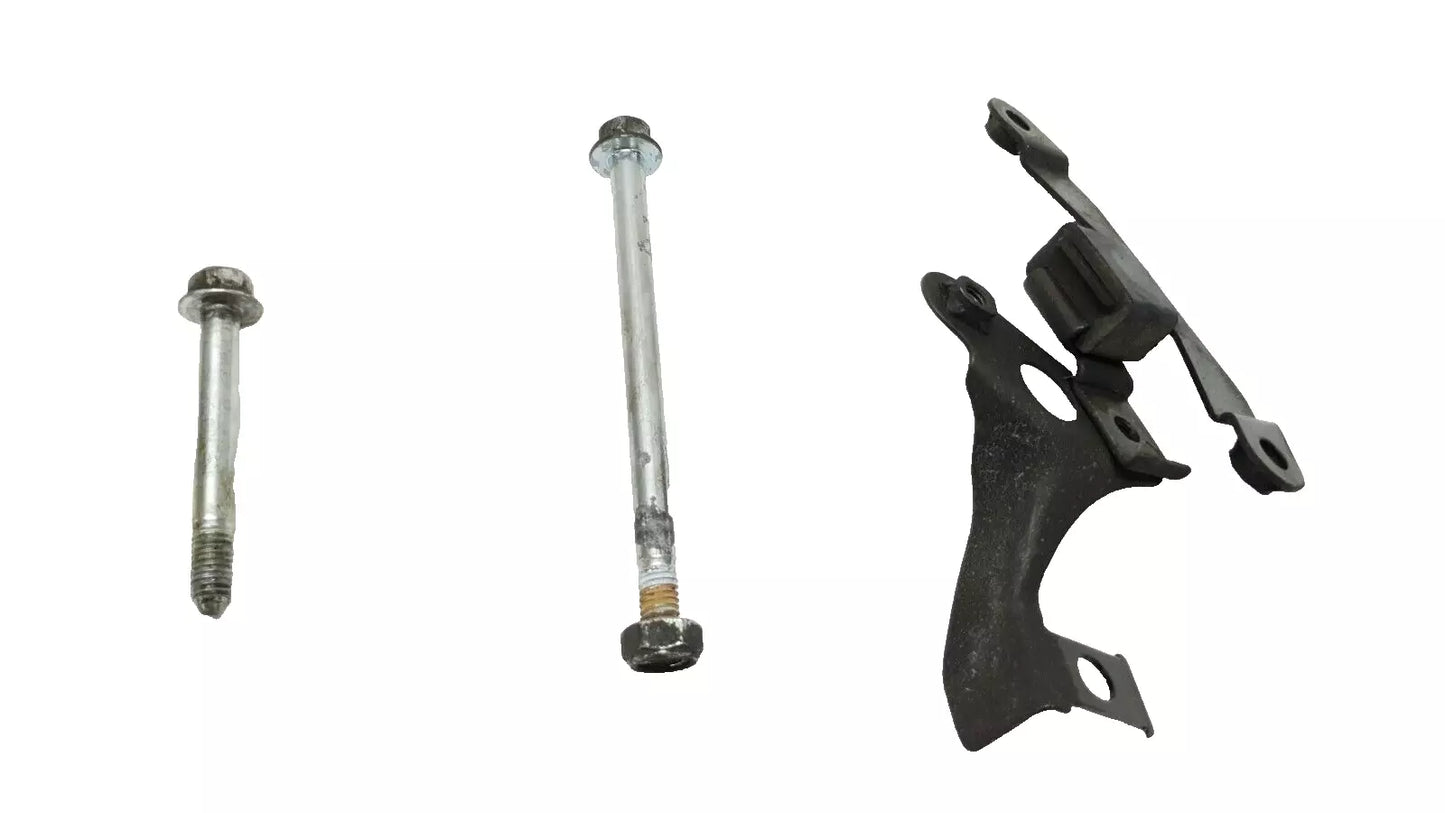 Supports moteur Yamaha DT125LC 1987 n°2