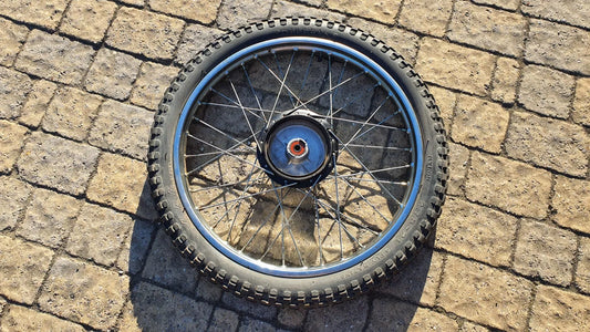 Roue avant Suzuki TSX 125 1984 Réf : 55311-01A10-000