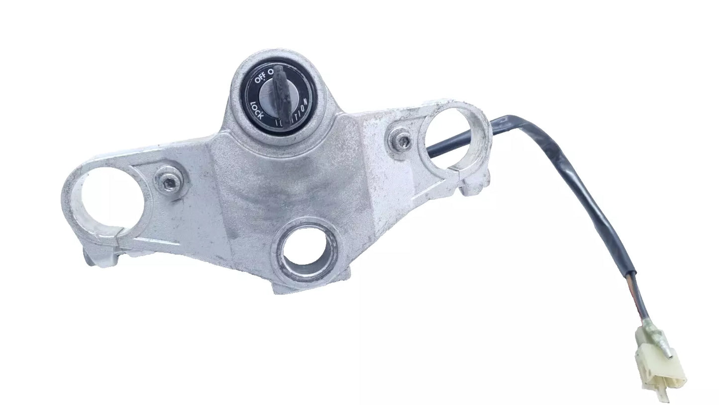 Té de fourche supérieur & contacteur Yamaha TZR 50 2002 n°2 Réf : 3TU825010000