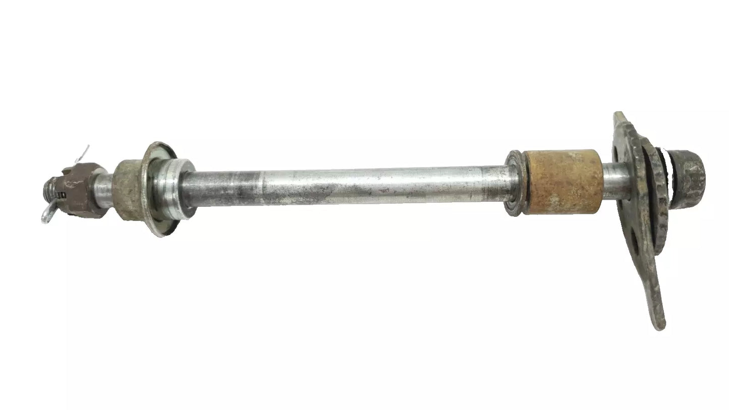 Axe de roue arrière Yamaha DT80LC 1984