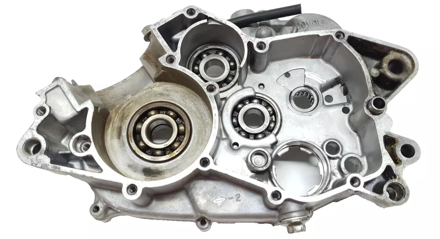 Carter moteur central droit Yamaha DT125LC 1987 n°9 Réf : 10V-15121-02-00