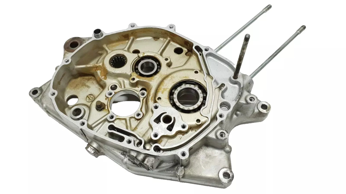 Carter moteur central droit Suzuki GN 125 2001 Réf : 11300-05303-000