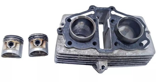 Cylindre & pistons 44mm Honda CB 125 T 1980 n°2 Réf : 12100-399-000