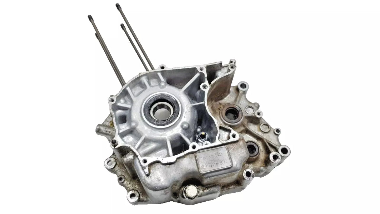 Carter moteur central gauche Honda CM 125 T 1978-1981 Réf : 11200-399-000