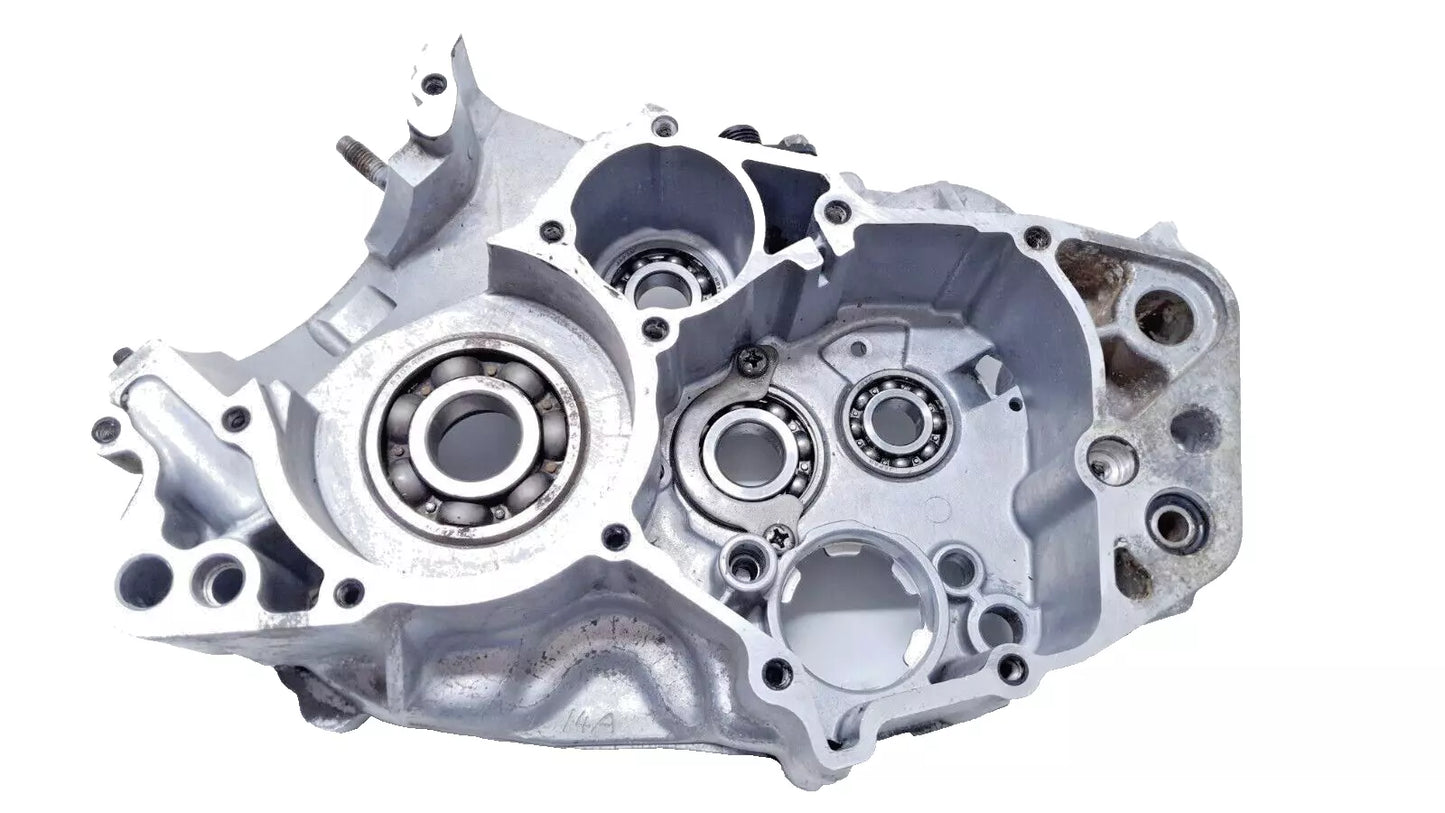 Carter moteur central droit Yamaha DT125R 1988 n°3 Réf : 10V-15121-02-00
