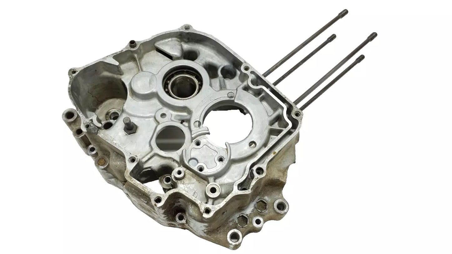 Carter moteur central droit Honda CB125T 1978 Réf : 11100-399-000