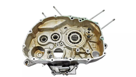 Carter moteur central droit Honda Varadero 125 2006 Réf : 11100-KGB-610
