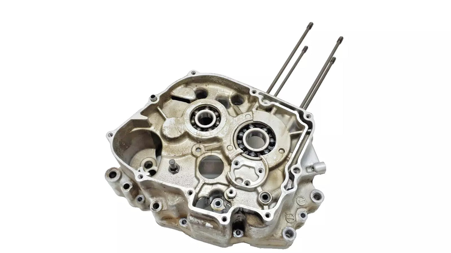 Carter moteur central D Honda CM 125 Custom 1992 Réf : 11100-402-731