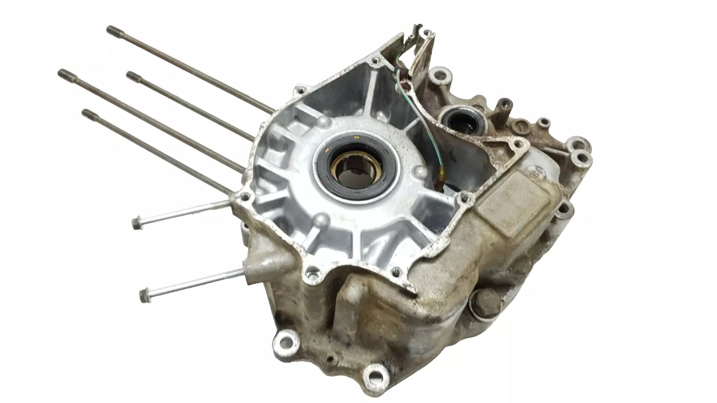Carter moteur central G Honda CM 125 Custom 1986 Réf : 11200-KC2-000